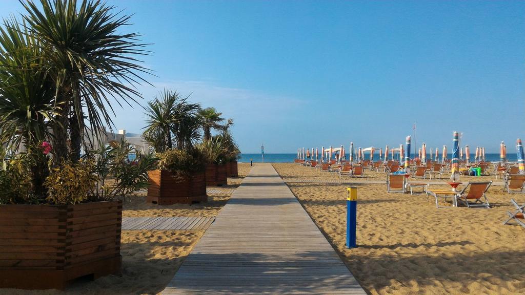Appartamenti Splendid E Salisburgo Bibione Esterno foto